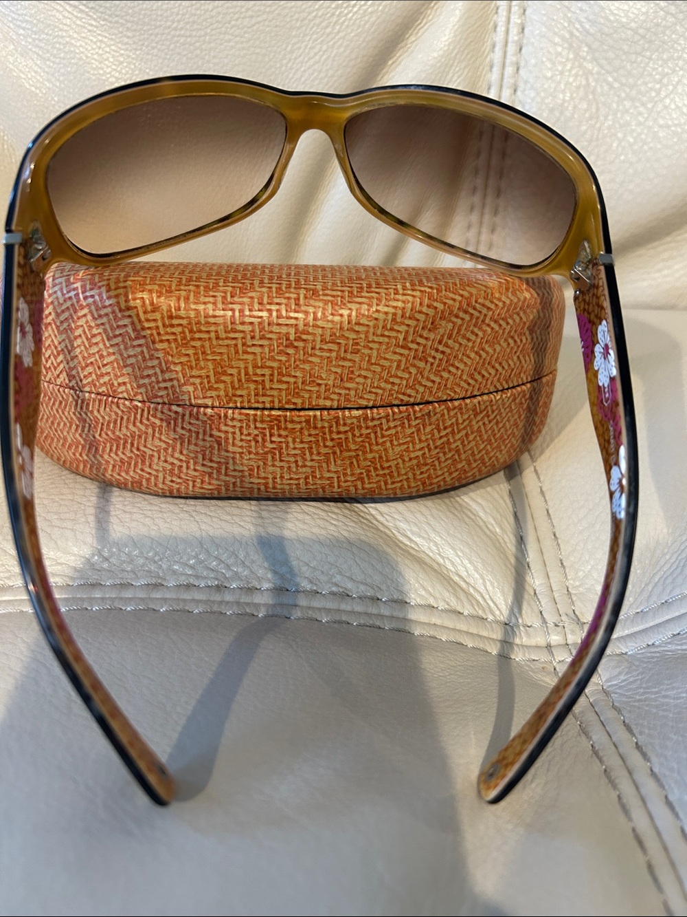 Coach Sarah Women’s Tortoiseshell Sunglasses with Brown Gradient Lenses - Picture 2 of 6